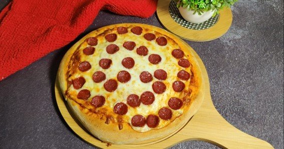 Crafting Delicious Homemade Pepperoni for Authentic Pizza 